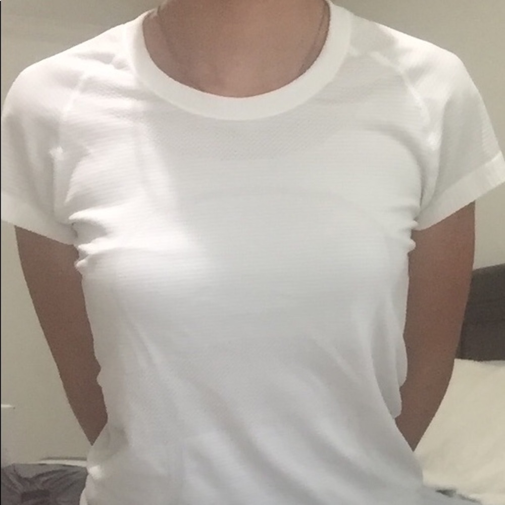 LULU LEMON SWIFTLY TECH SHORT SLEEVE 2.0